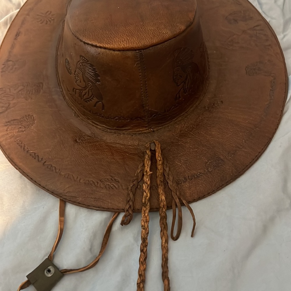 Leather hat - Picture 4 of 4
